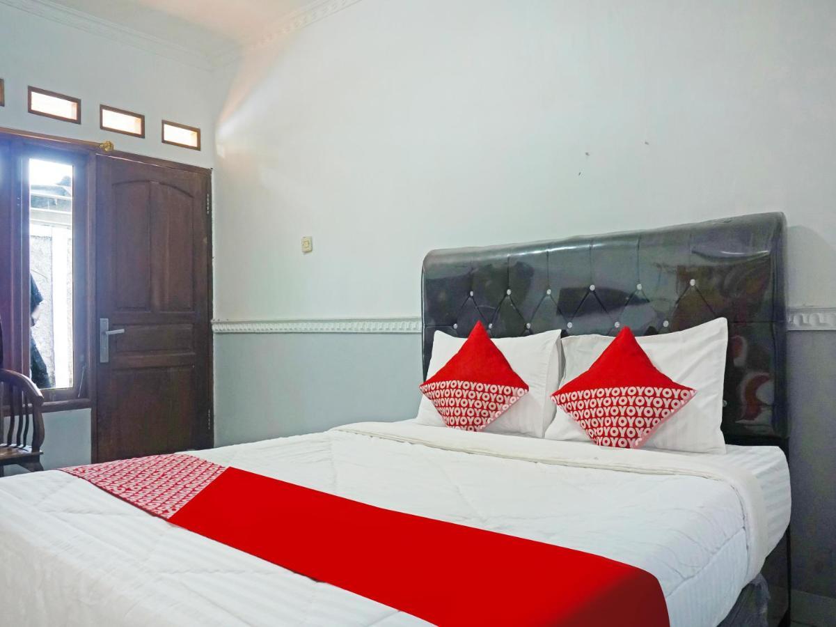 Oyo 90369 An Nur Family Homestay Syariah Cigombong Eksteriør bilde