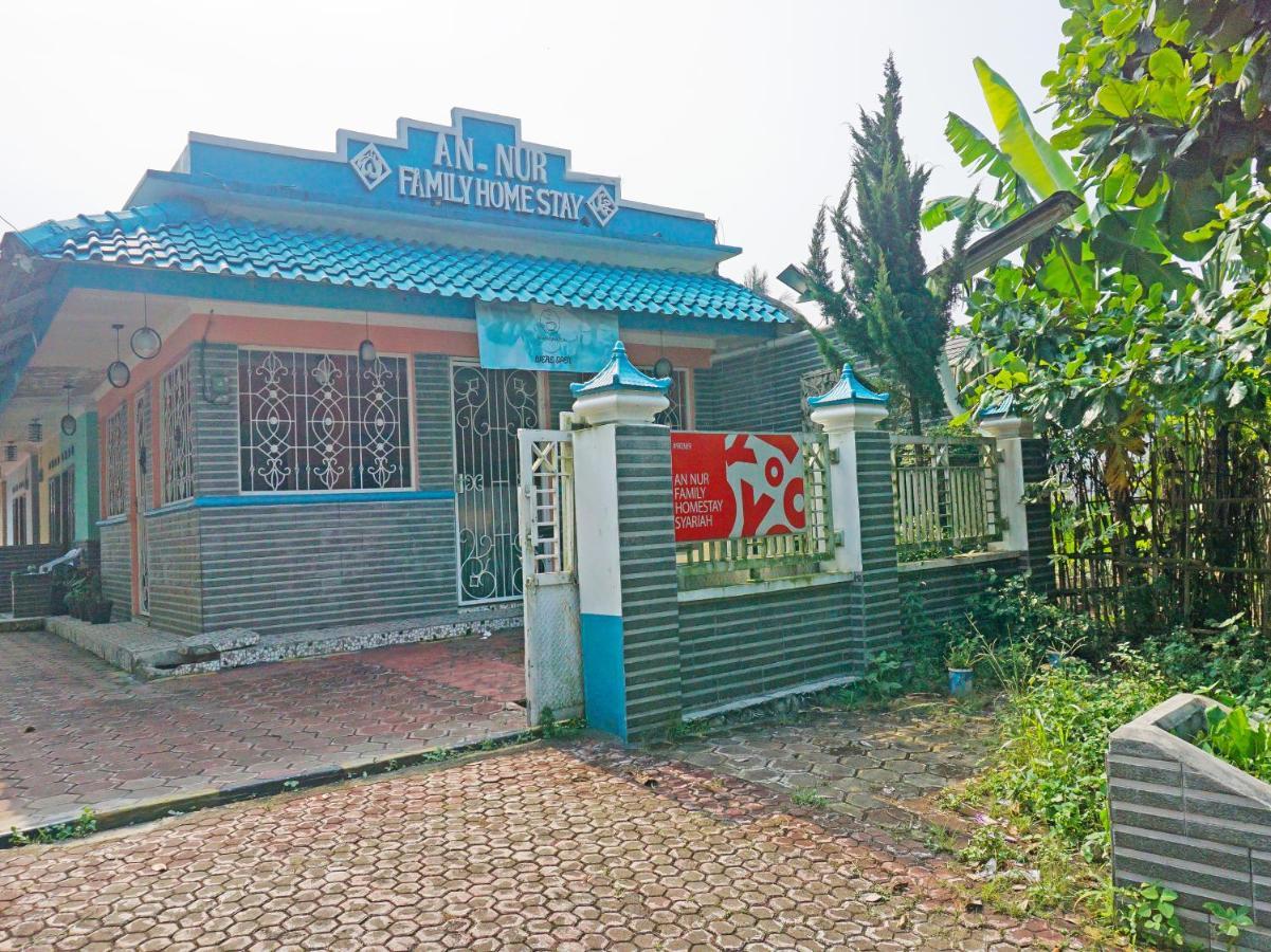 Oyo 90369 An Nur Family Homestay Syariah Cigombong Eksteriør bilde