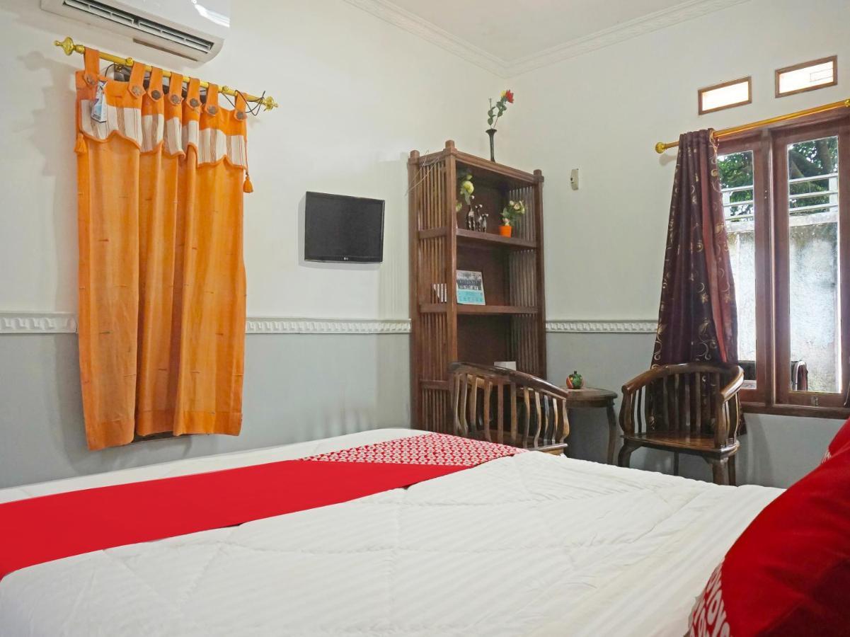 Oyo 90369 An Nur Family Homestay Syariah Cigombong Eksteriør bilde